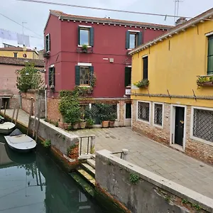 Casa Rossa Vista Canale Apartment Venice